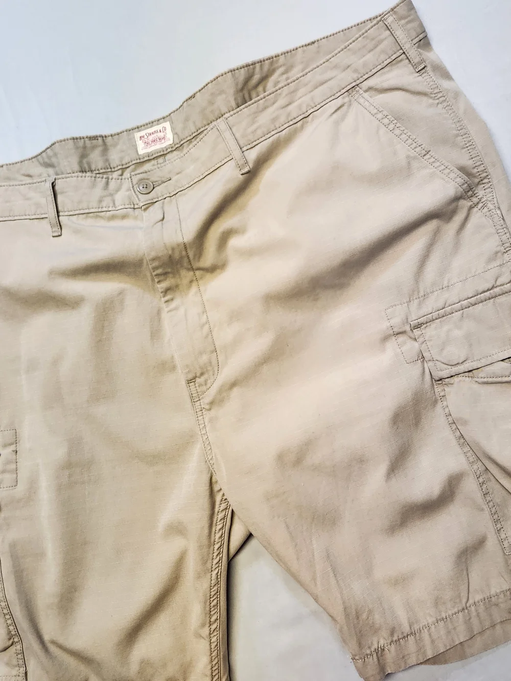 Levi's Cargo Shorts Size 48 Beige Tan Khaki 100% Cotton Hiking Outdoor Gorpcore